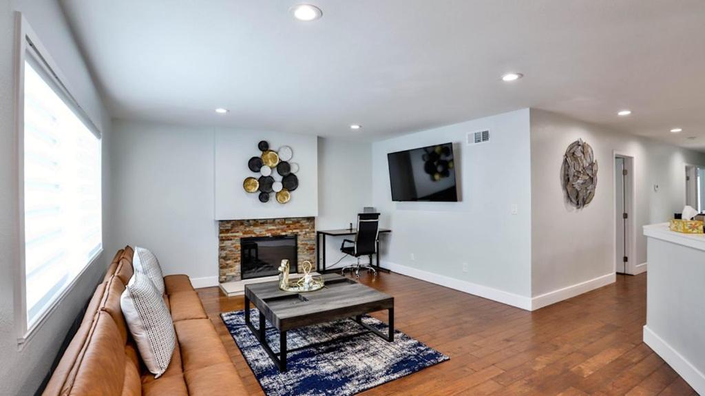 H&H Modern Lux 4Bd 1 King Suite 3 Queen Socal Disney Уестминстър Екстериор снимка