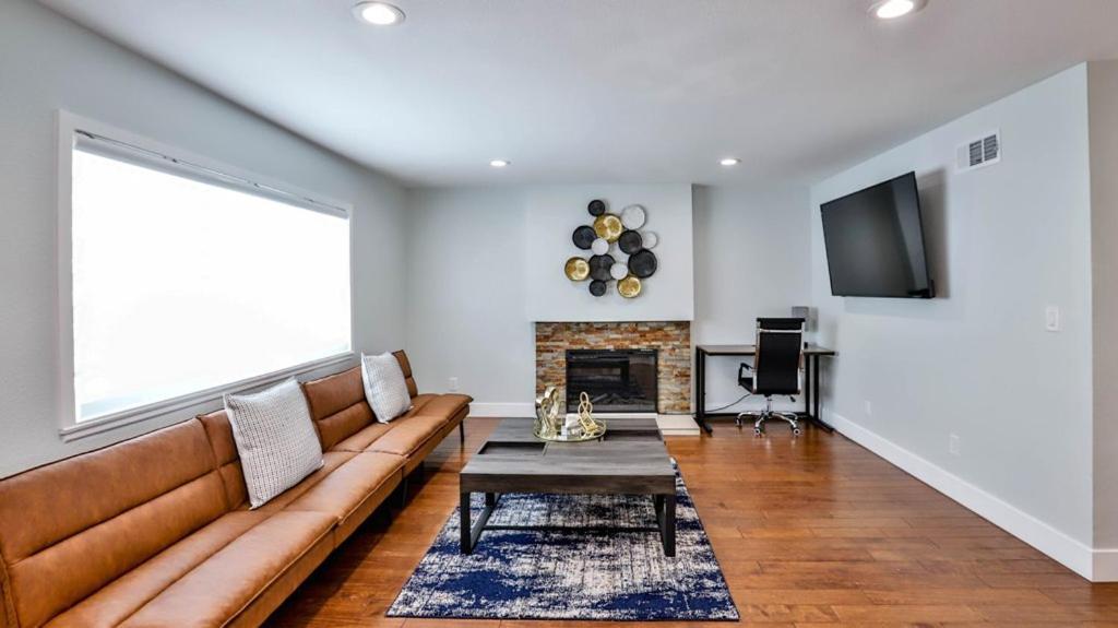 H&H Modern Lux 4Bd 1 King Suite 3 Queen Socal Disney Уестминстър Екстериор снимка