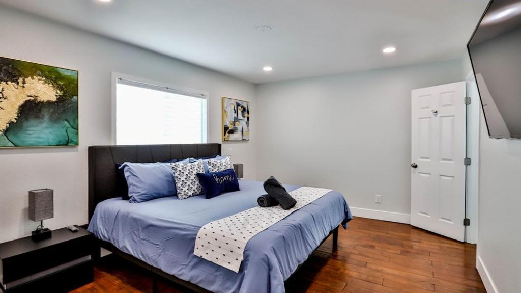 H&H Modern Lux 4Bd 1 King Suite 3 Queen Socal Disney Уестминстър Екстериор снимка