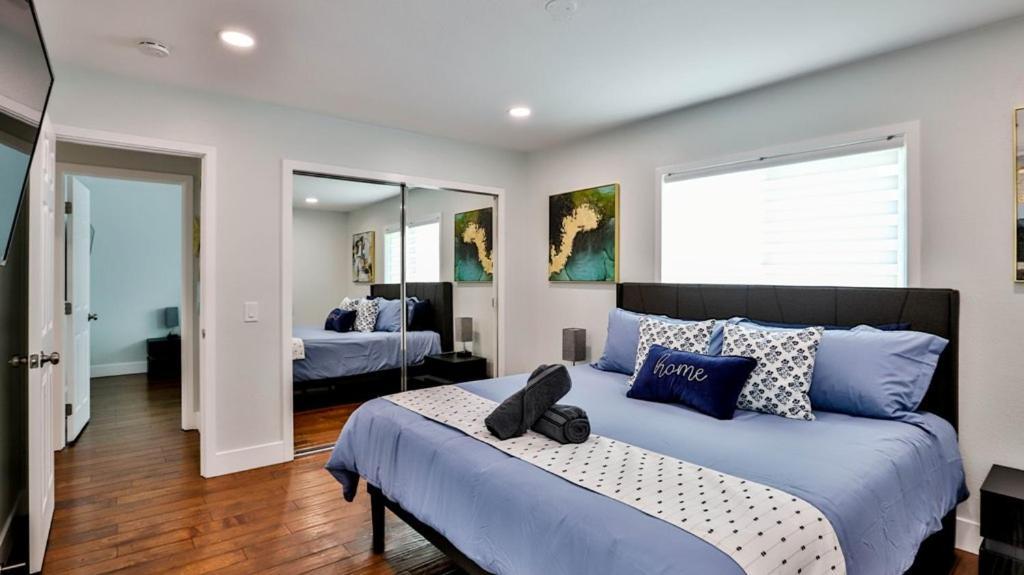 H&H Modern Lux 4Bd 1 King Suite 3 Queen Socal Disney Уестминстър Екстериор снимка