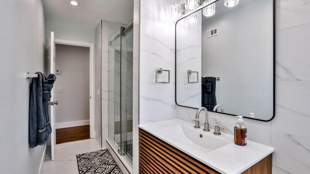 H&H Modern Lux 4Bd 1 King Suite 3 Queen Socal Disney Уестминстър Екстериор снимка