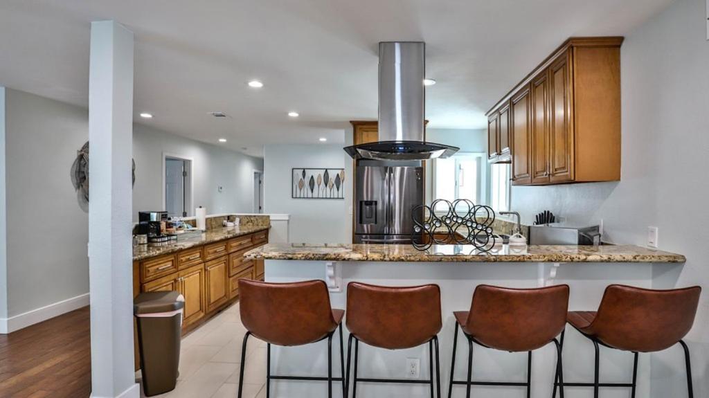 H&H Modern Lux 4Bd 1 King Suite 3 Queen Socal Disney Уестминстър Екстериор снимка
