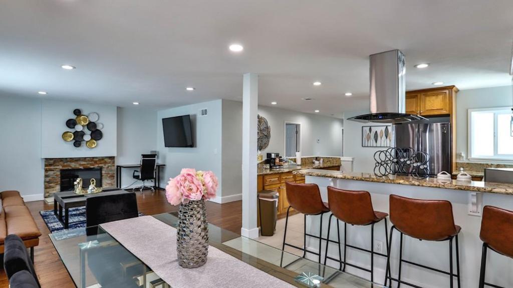 H&H Modern Lux 4Bd 1 King Suite 3 Queen Socal Disney Уестминстър Екстериор снимка